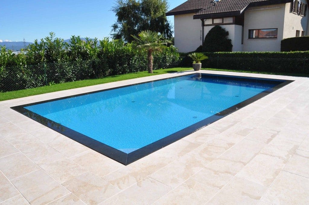 piscine-sur-mesure-jardin-nyon