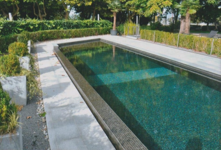 piscine-beton-projete-prix-avantages